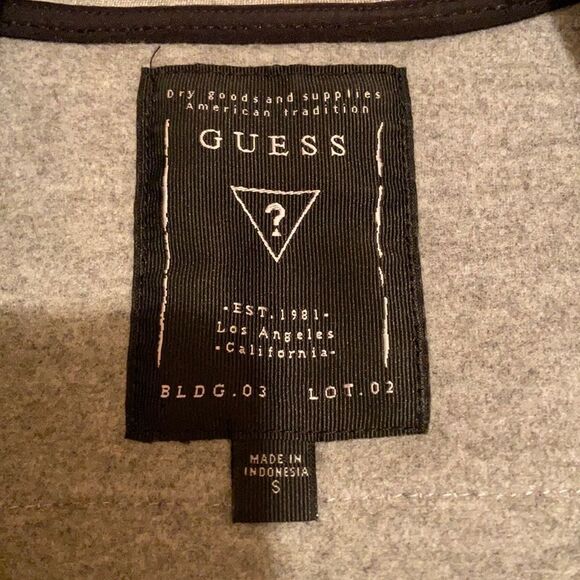 Guess vest gray sleeveless zipper snaps pockets Sz Small NWOT - Picture 3 of 7
